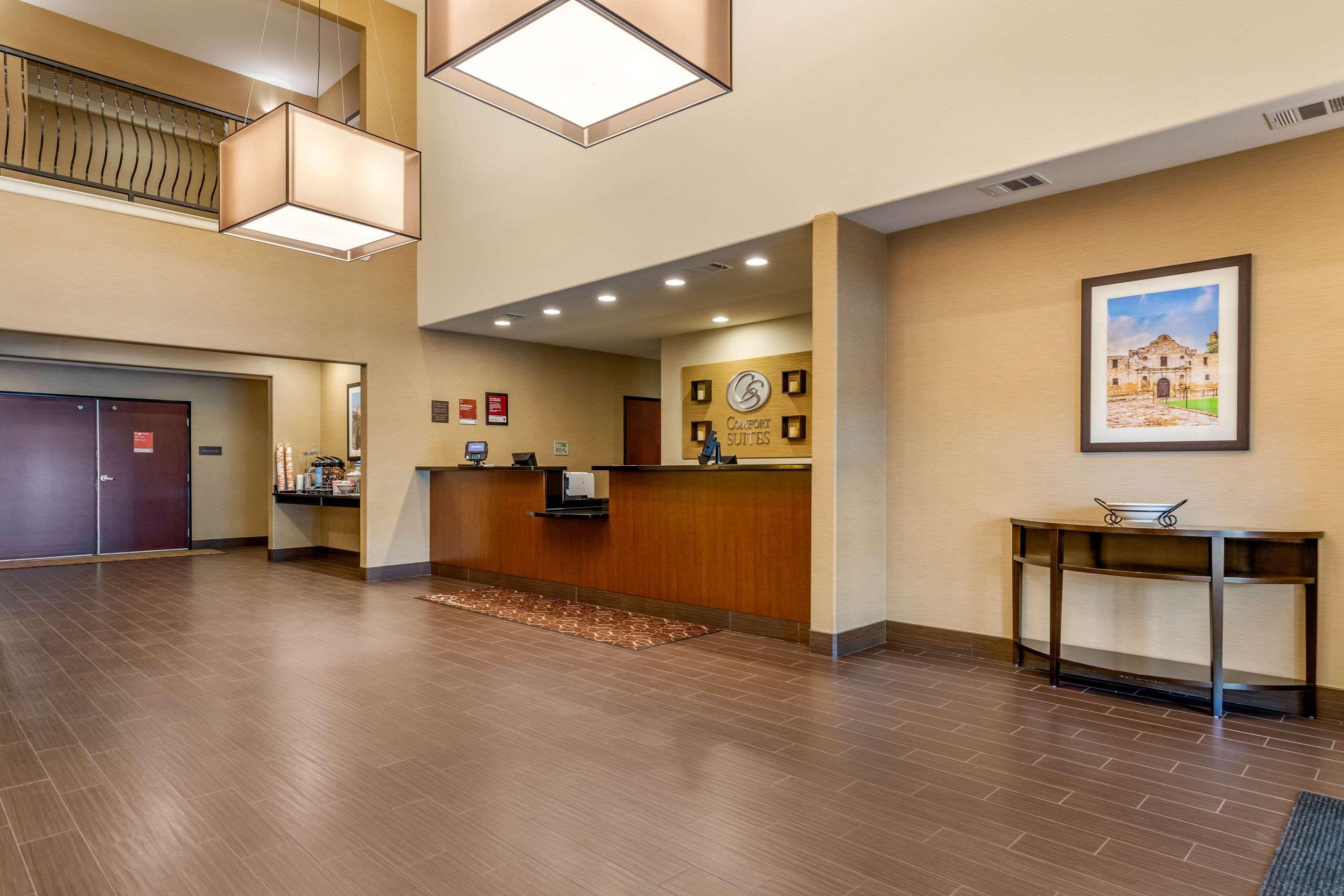 Comfort Suites San Antonio North - Stone Oak Екстериор снимка